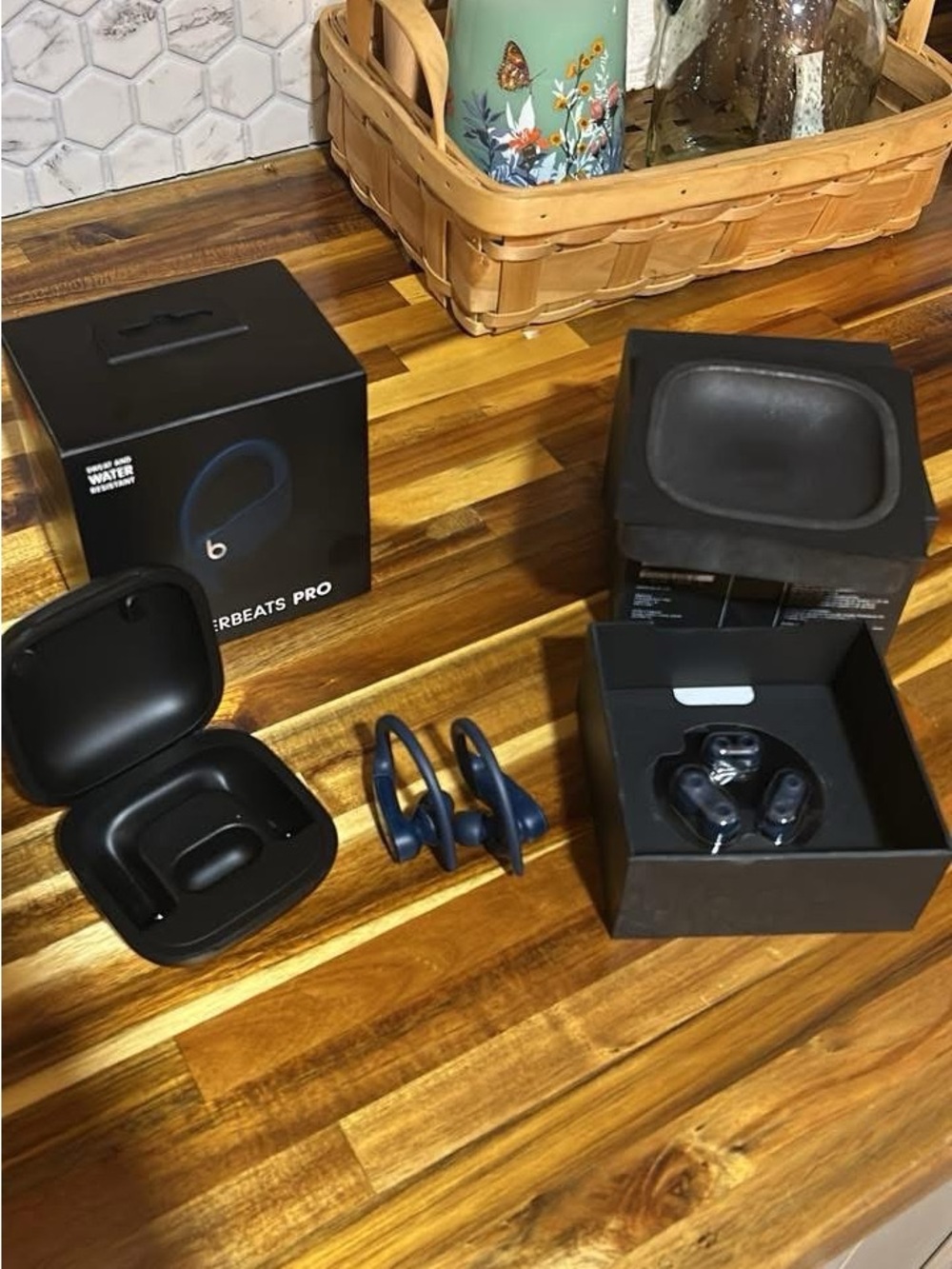 Beats by Dre Powerbeats Pro Wireless Ear-Hooks in Navy Blue
